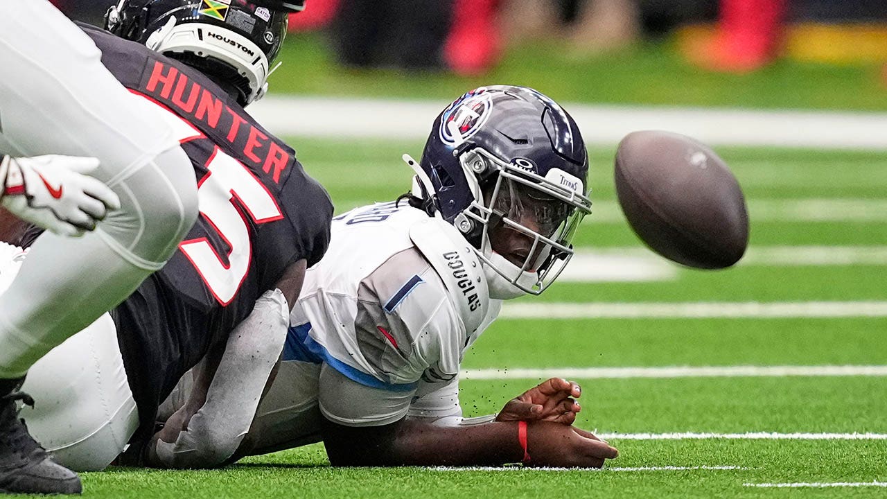 Titans’ Cam Ward gives blunt assessment of team’s performance after loss to Texans
